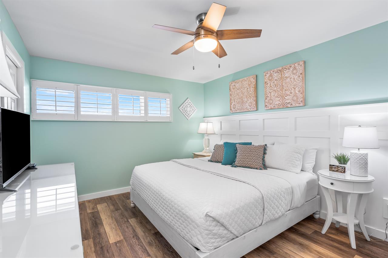 HSRC 509 Bedroom with King Bed