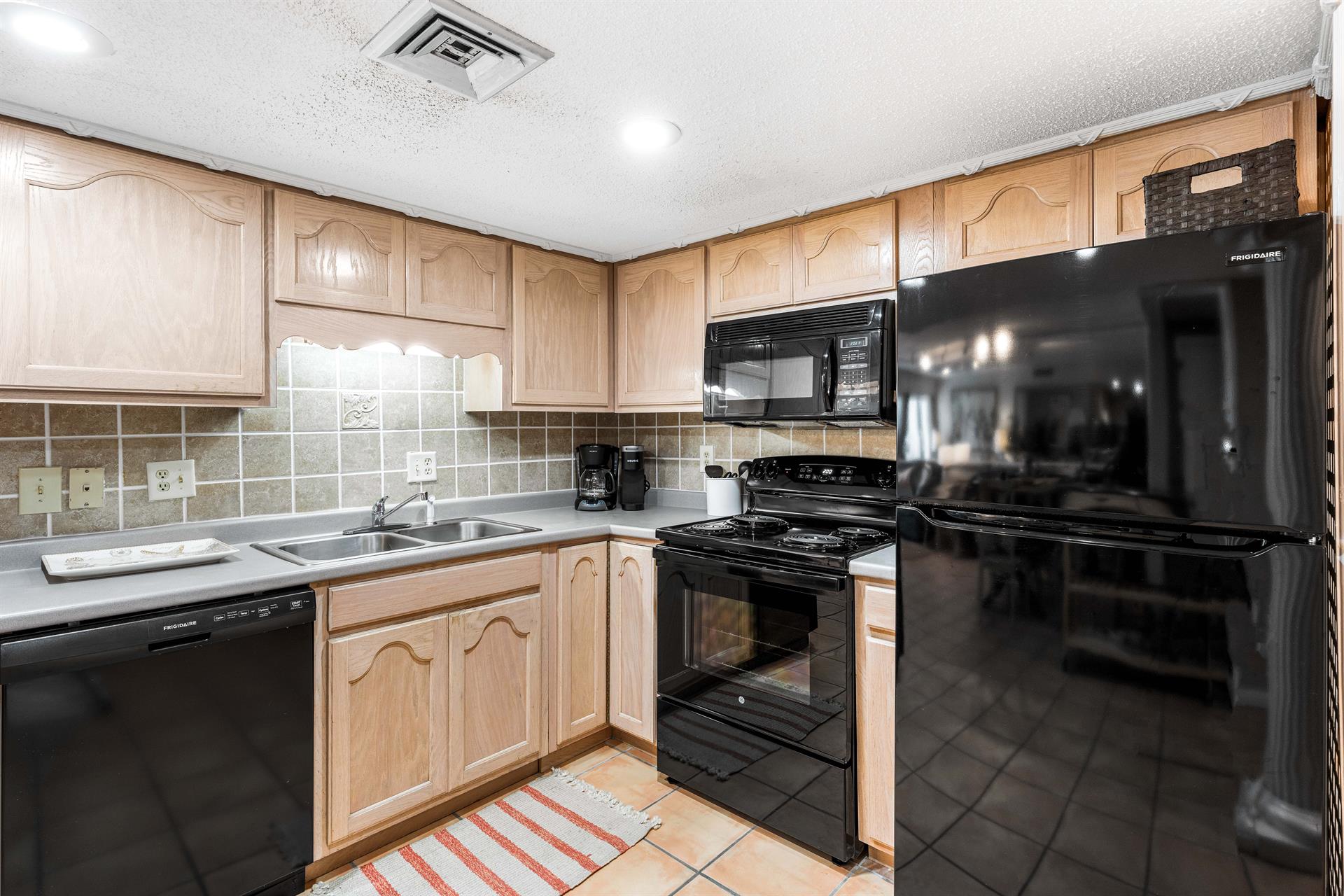 HSRC 408 Fully Stocked Kitchen