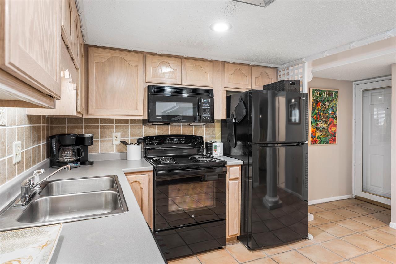 HSRC 408 Fully Stocked Kitchen