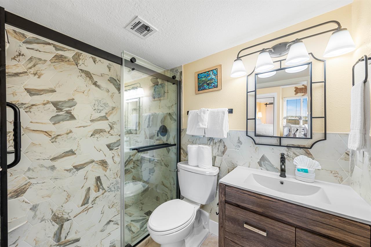 HSRC Master Bathroom with Walkin Shower
