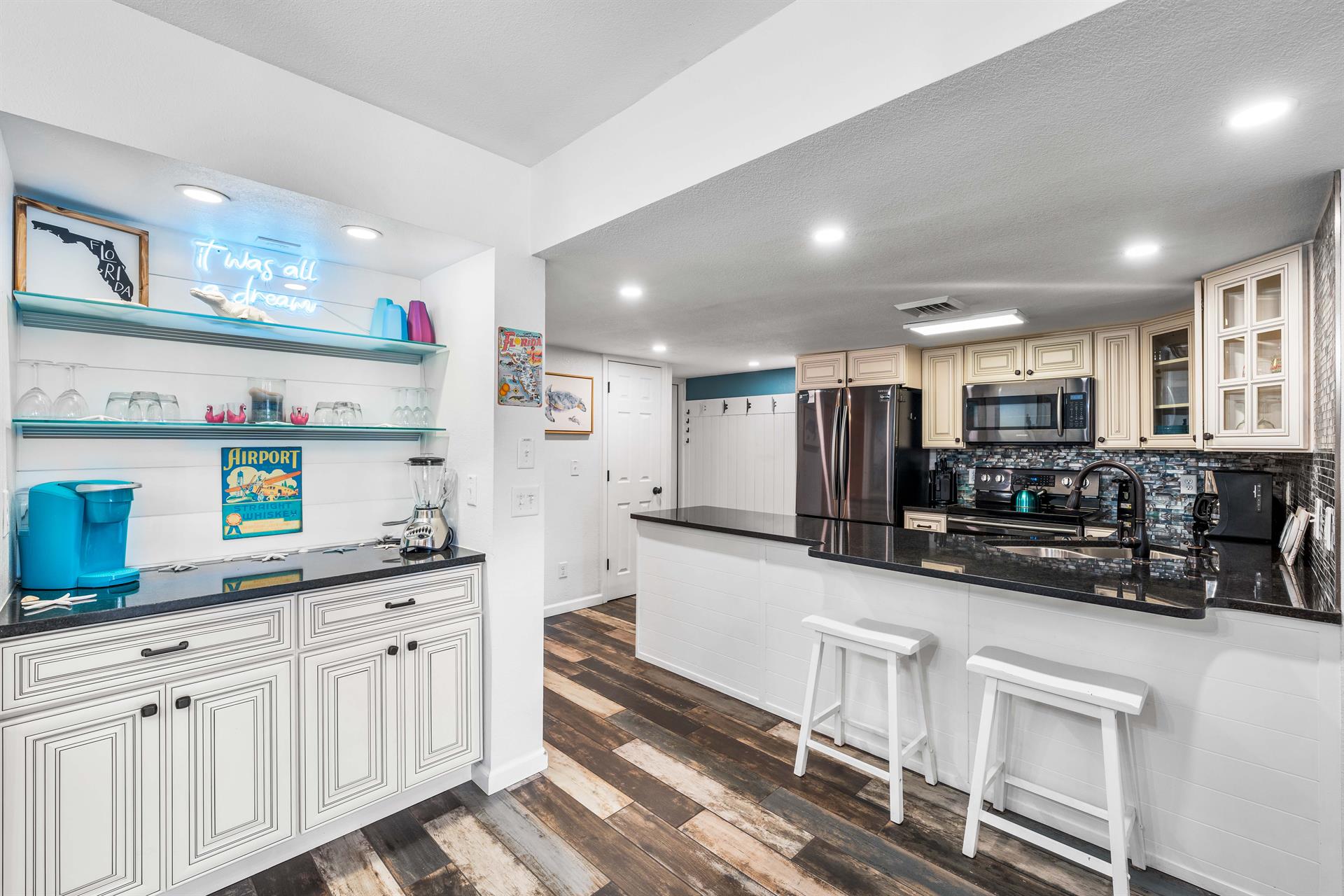 Kitchen  Breakfast Bar  Dry Bar