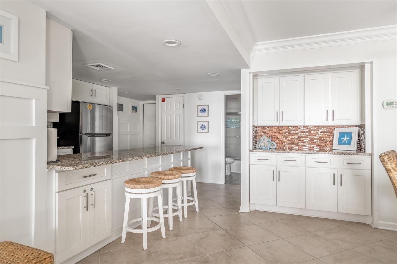 Kitchen  Breakfast Bar