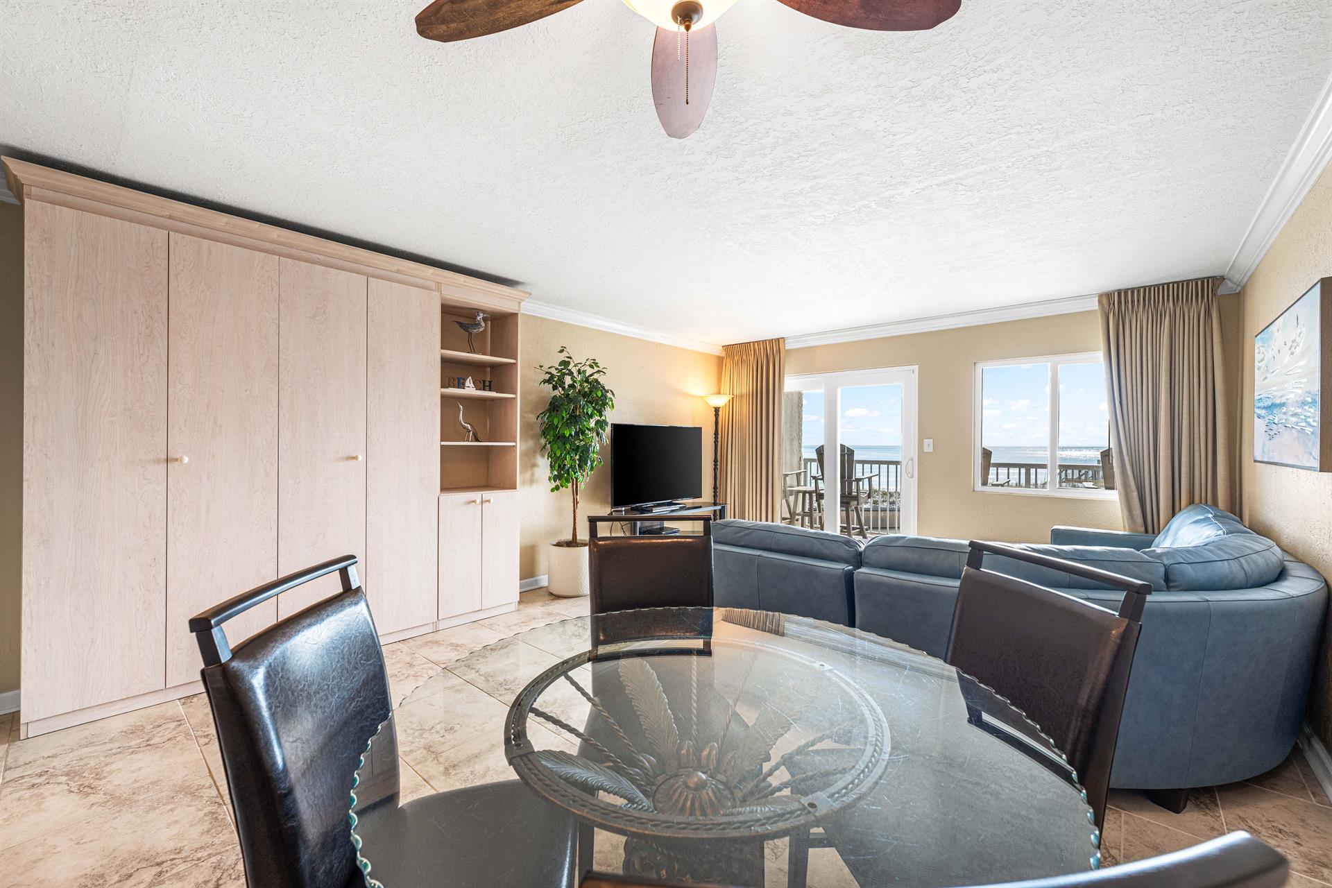 Murphy Bed for Additional Sleeping