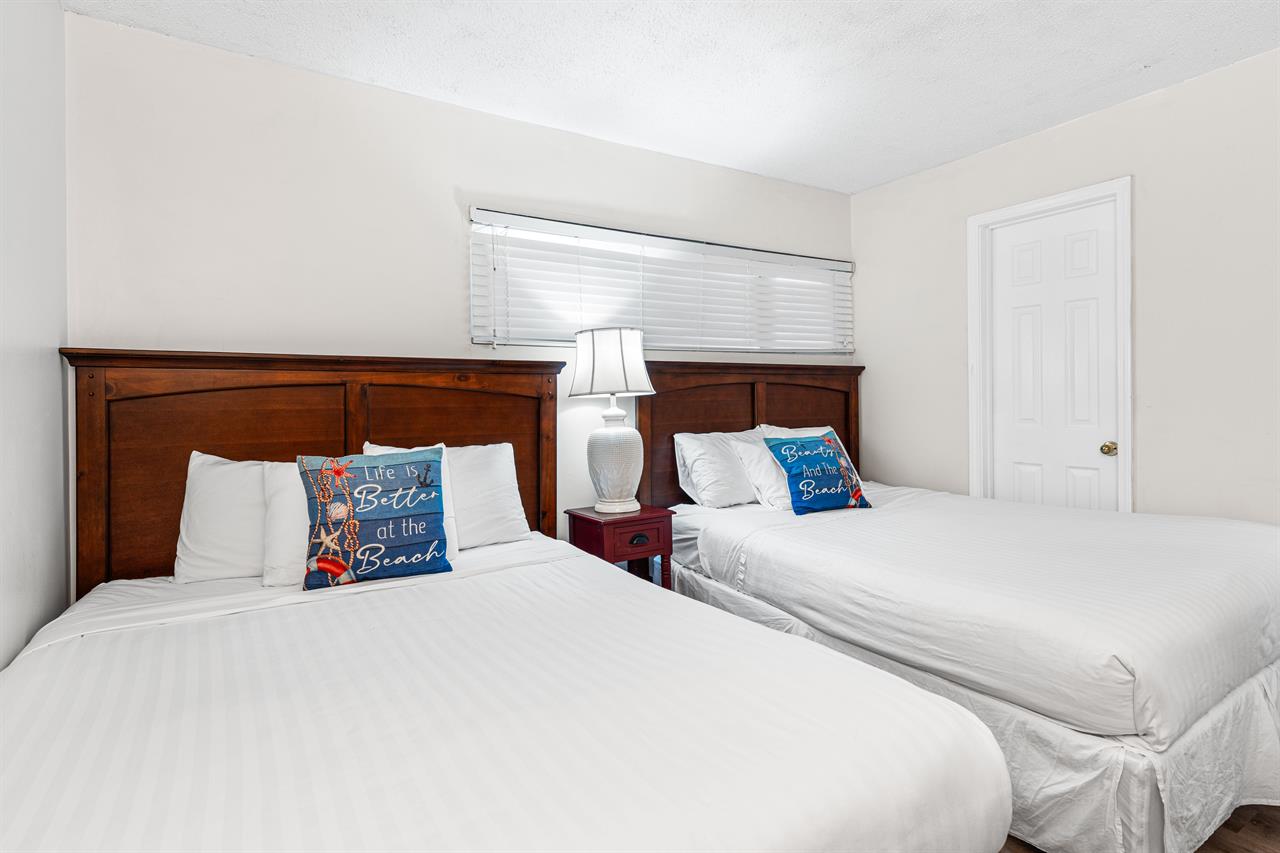 Guest Bedroom Sleeps 4