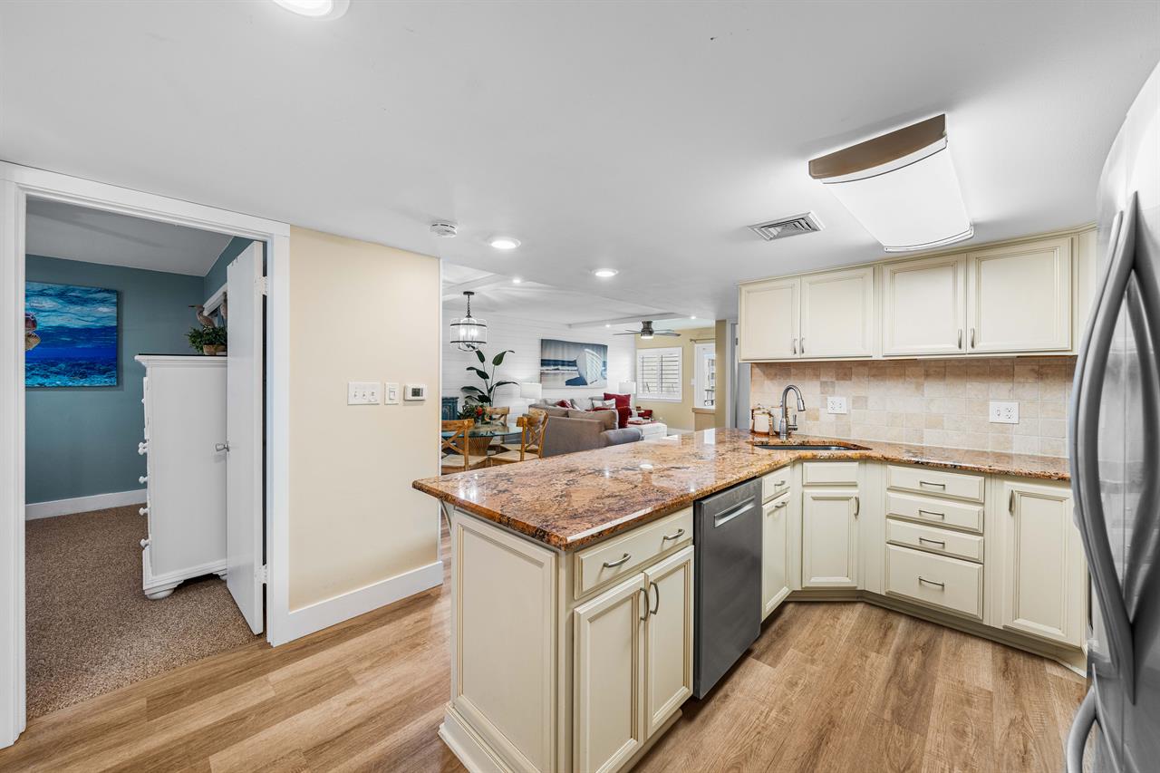 Kitchen  Unit Entrance