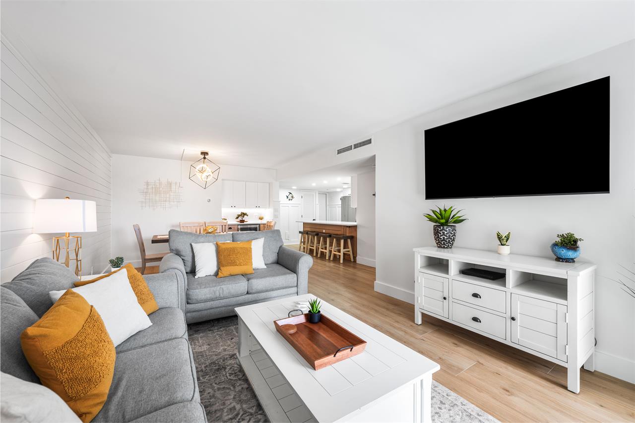 HSRC Living Area with 65 TV