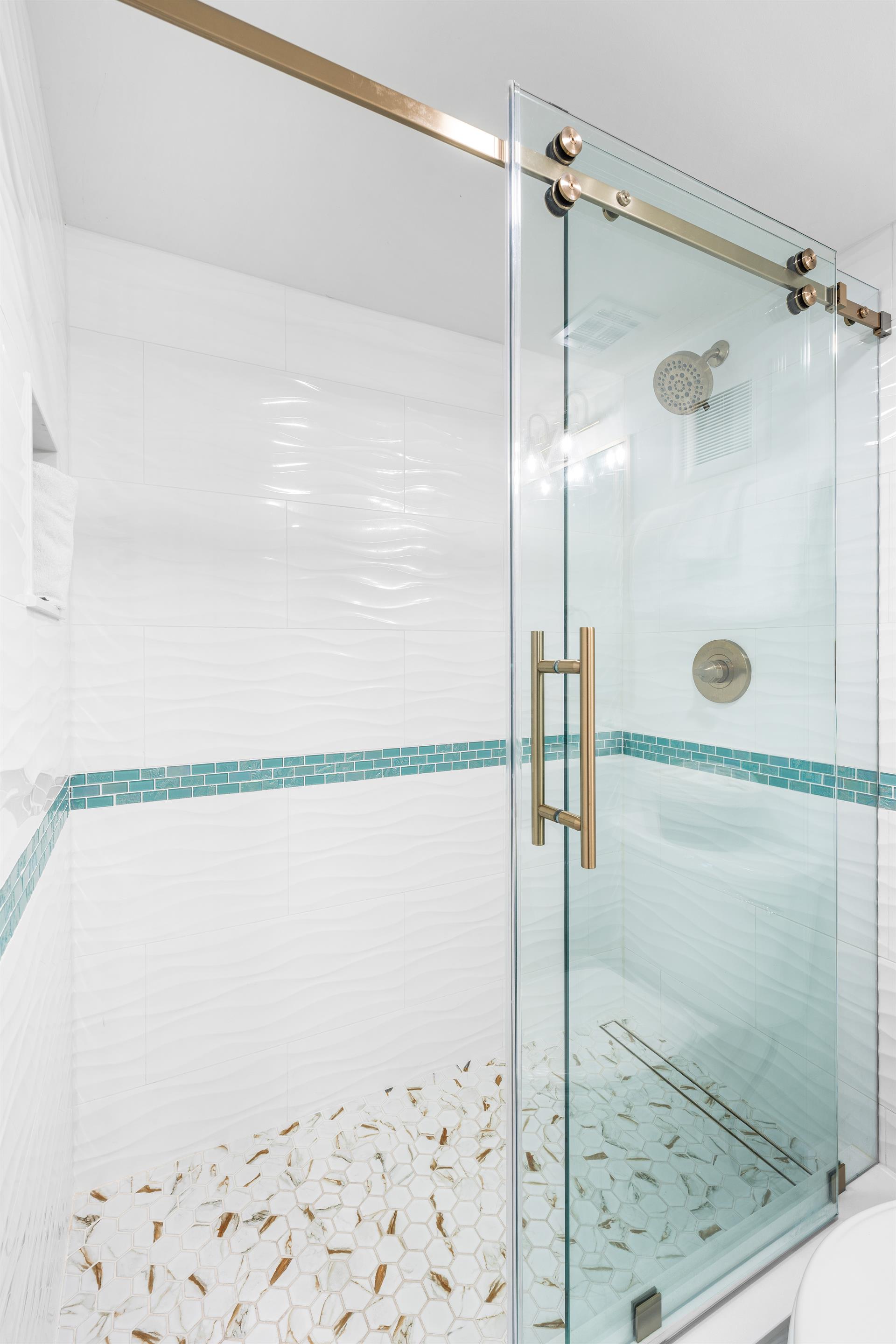 Master Bathroom with walkin shower