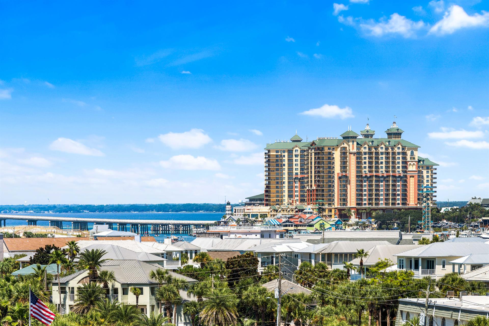 Front Entrance View of Harborwalk