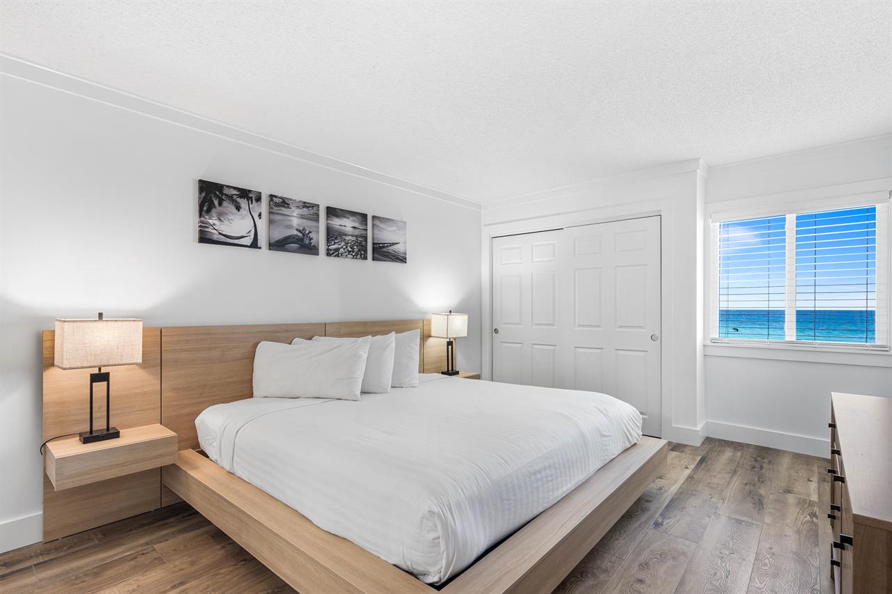 Wake Up to the Gulf – King bed comfort with stunning beachfront