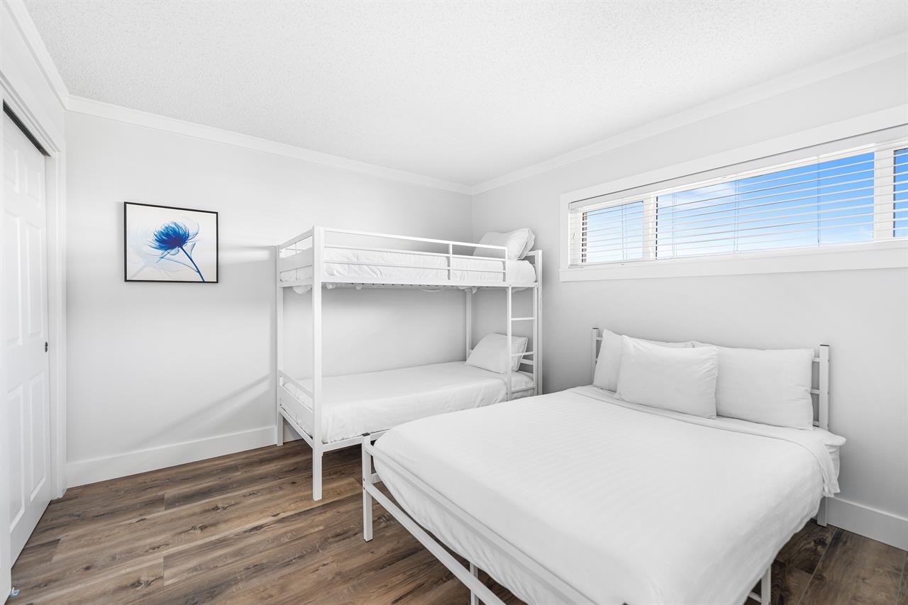 Spacious Guest Room – Comfortably sleeps 4 with a twinovertwin