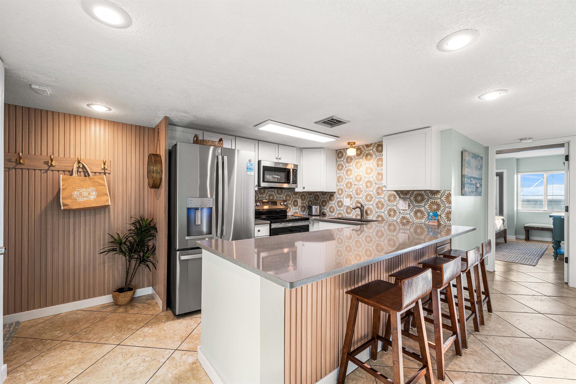 Kitchen and Breakfast Bar
