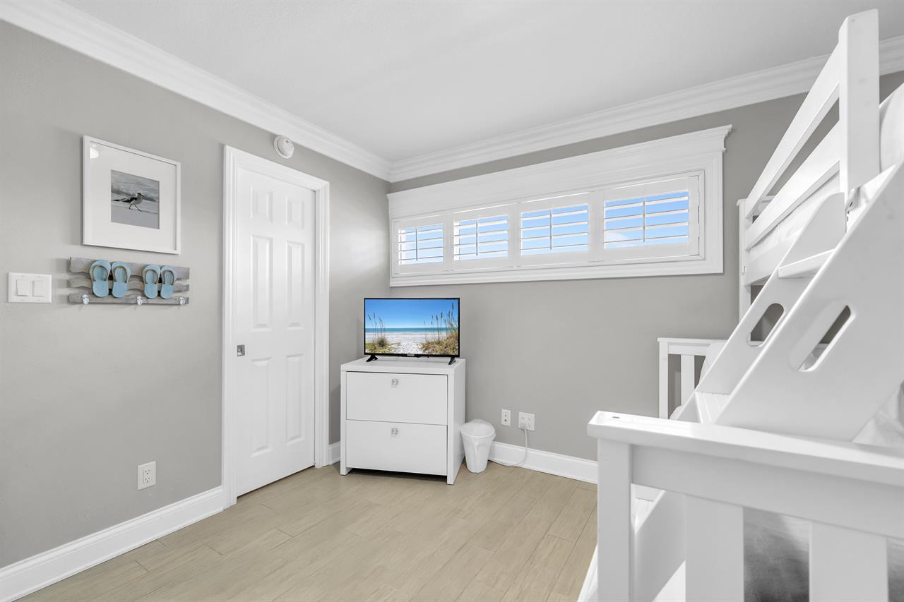 HSRC Guest Bedroom 38 TV