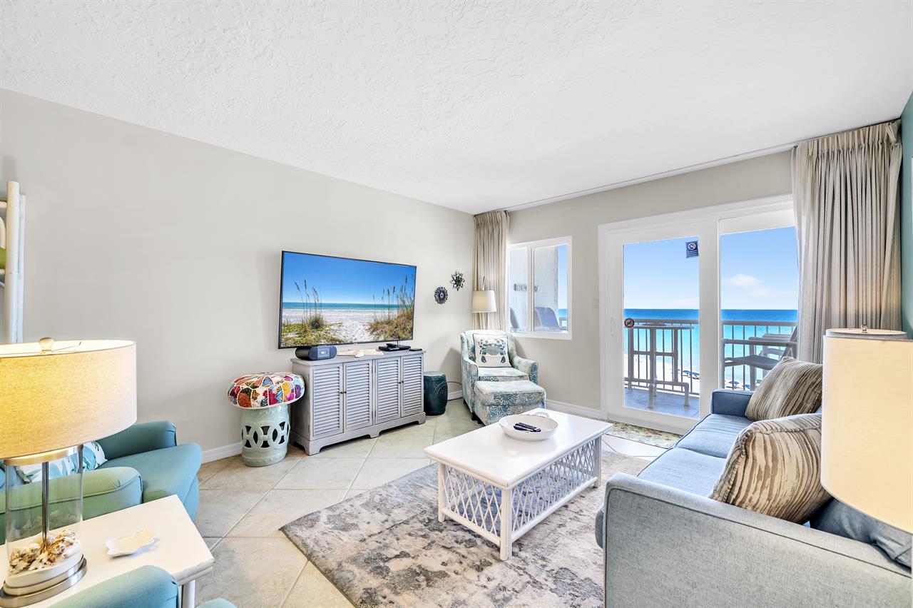 HSRC 702 Living Area With Gulf View