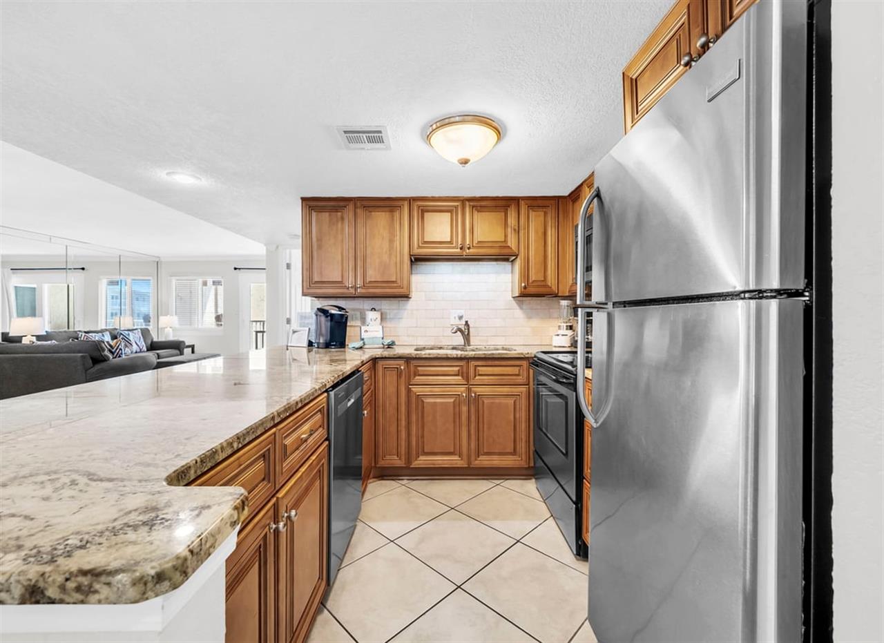 Fully Stocked, Nicely Updated Kitchen