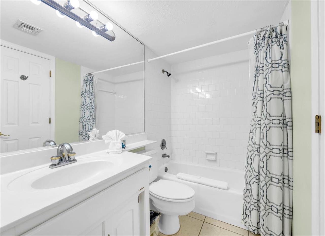HSRC Bathroom With TubShower Combo