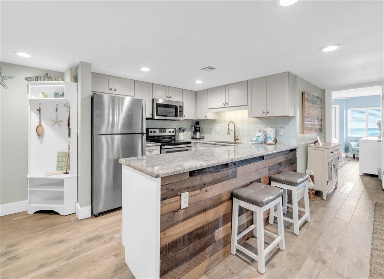 HSRC KitchenBreakfast Bar With Seating For Two