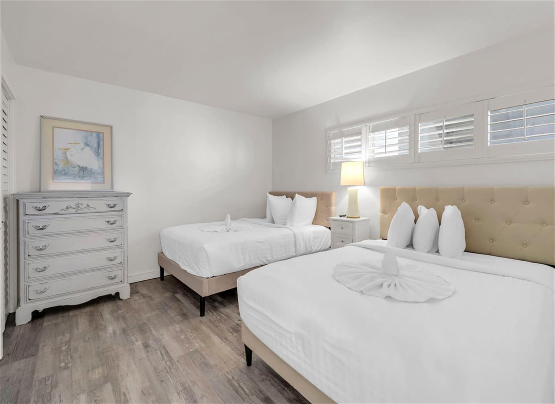 HSRC 517 Guest Bedroom with 2 Full Size Beds