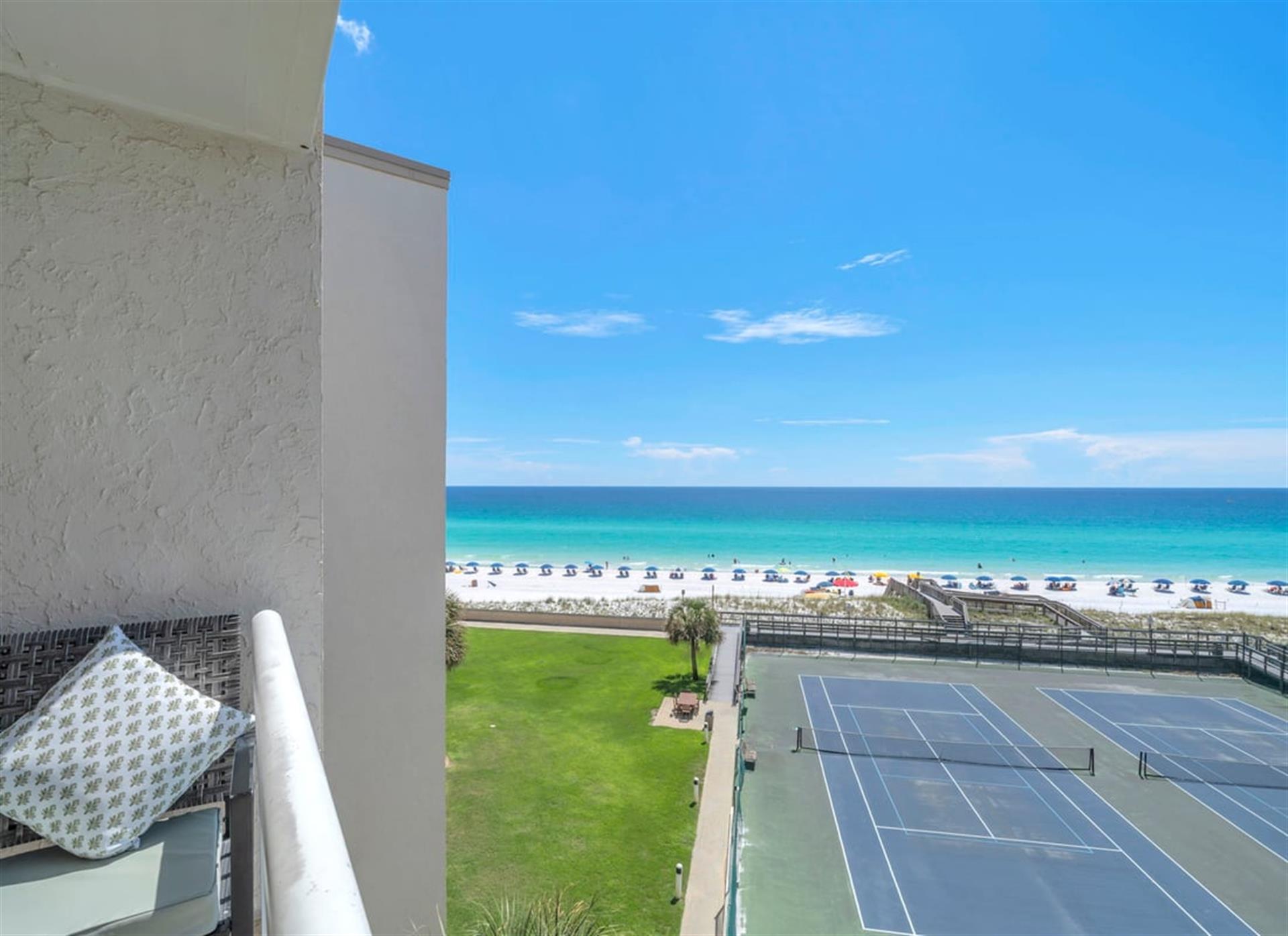 HSRC 517 Private Balcony Views
