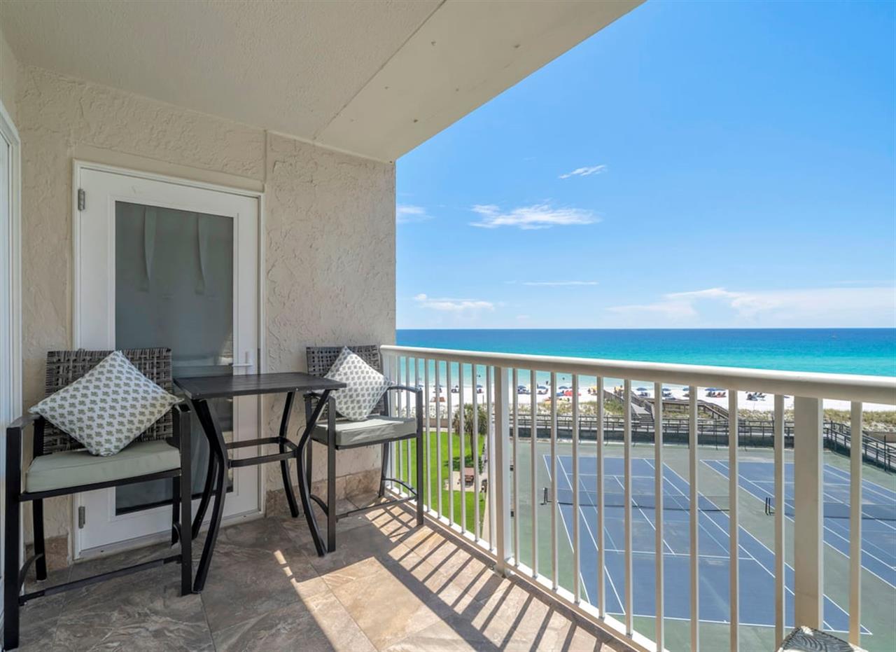HSRC 517 Private Balcony