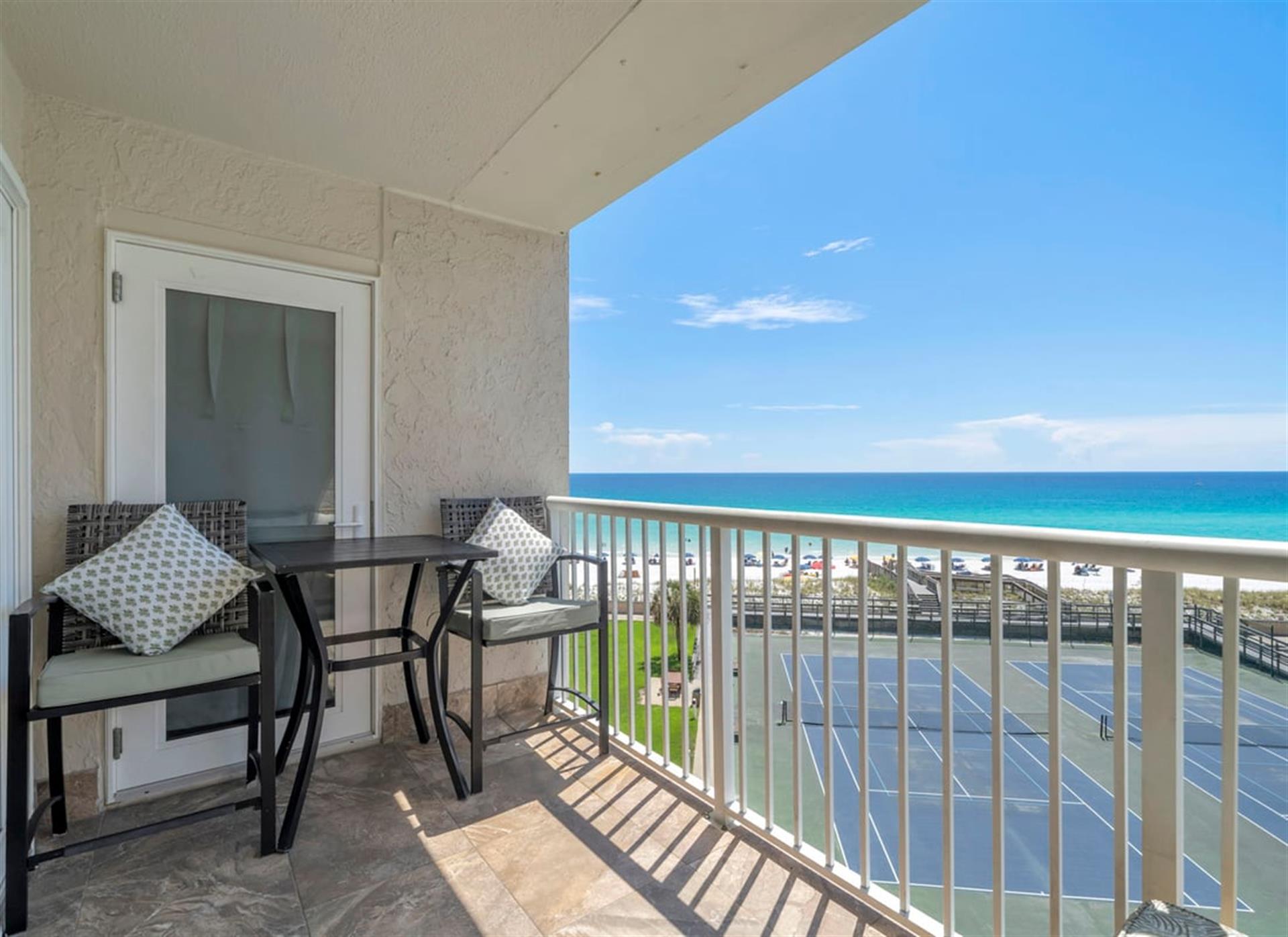 HSRC 517 Private Balcony