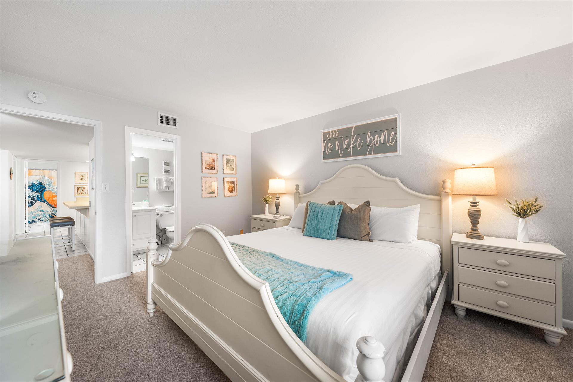 Master Bedroom With King Size Bed  EnSuite Bathroom
