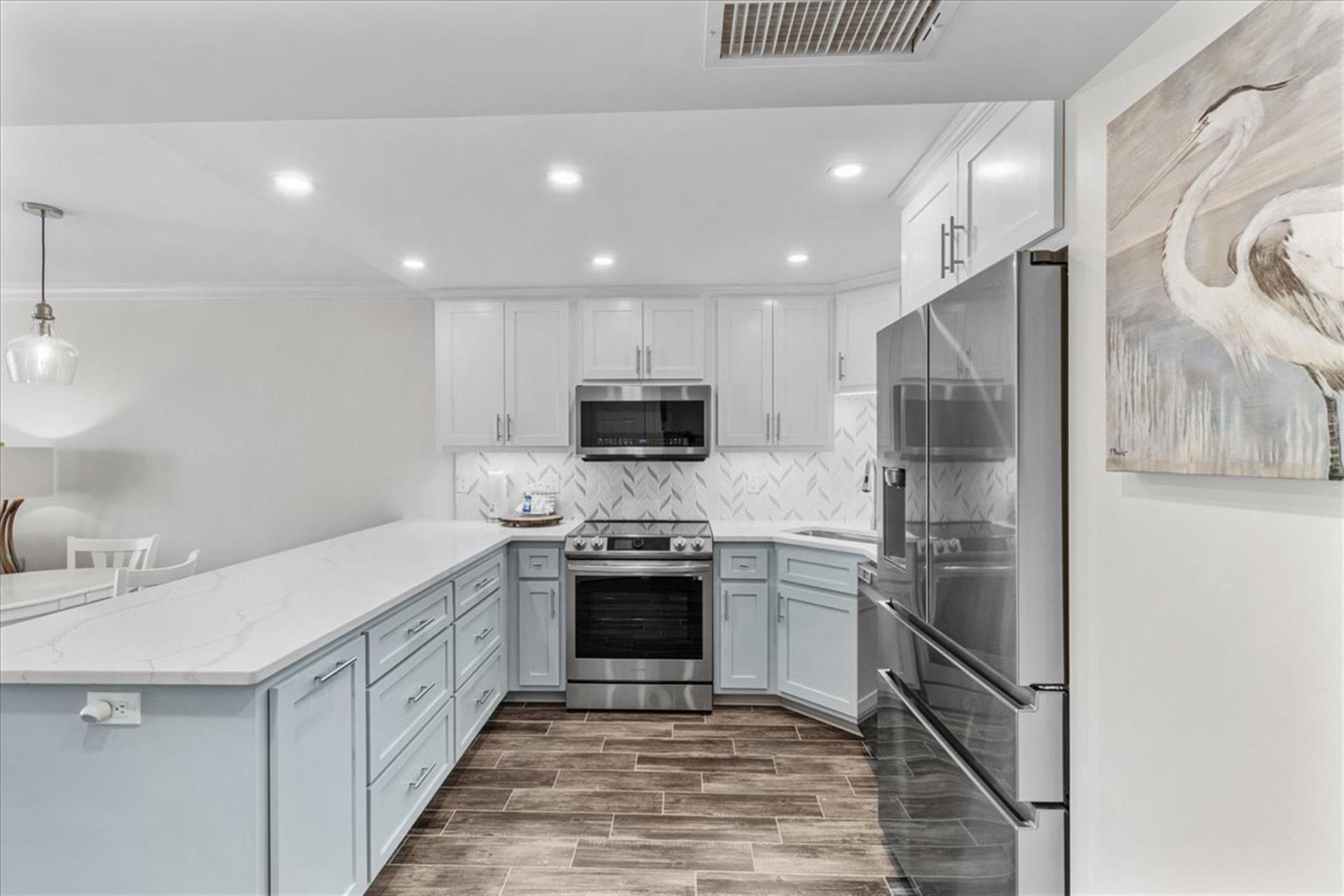 HSRC 413 Kitchen With Stainless Steel Appliances