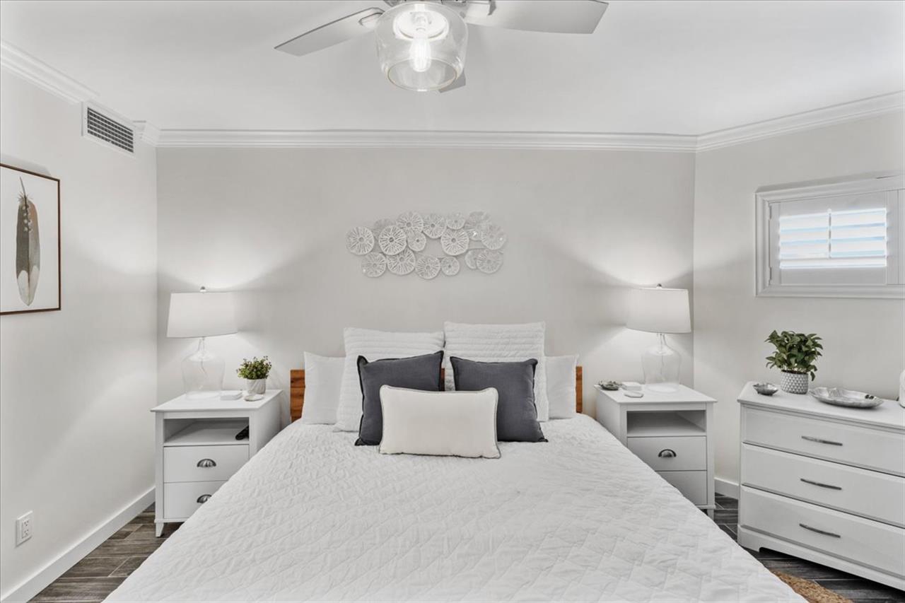 HSRC 413 Bedroom With King Bed