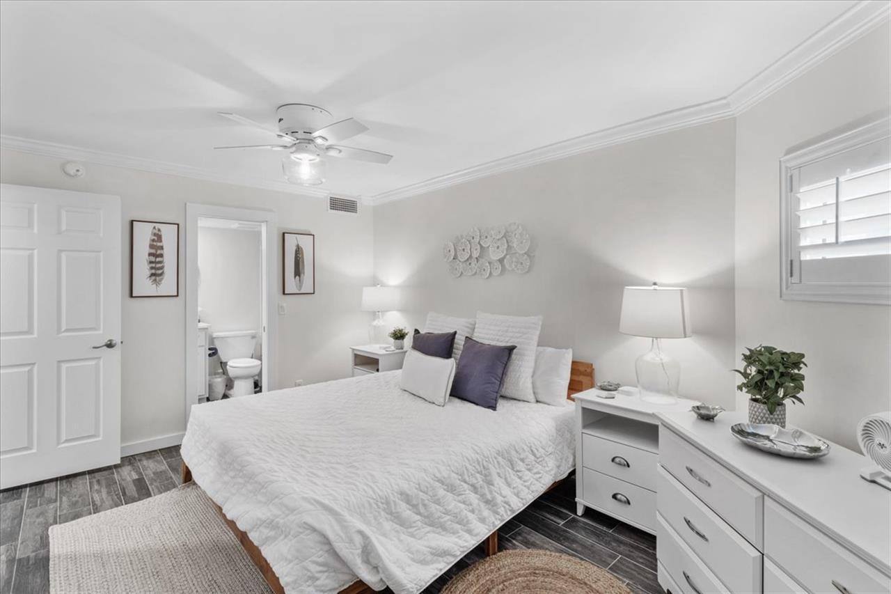 HSRC 413 Bedroom With King Bed And En Suite