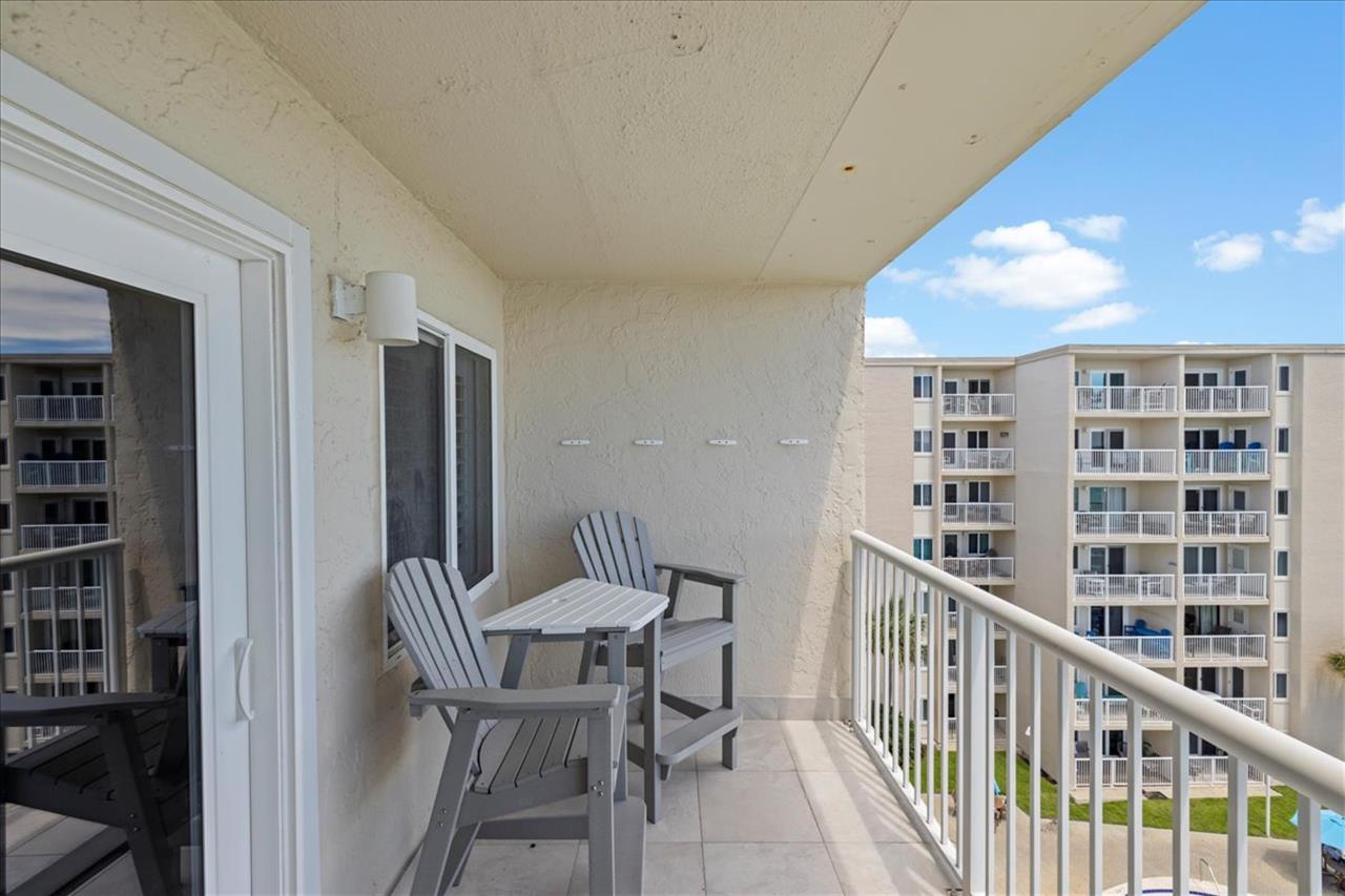 HSRC 608 Private Balcony