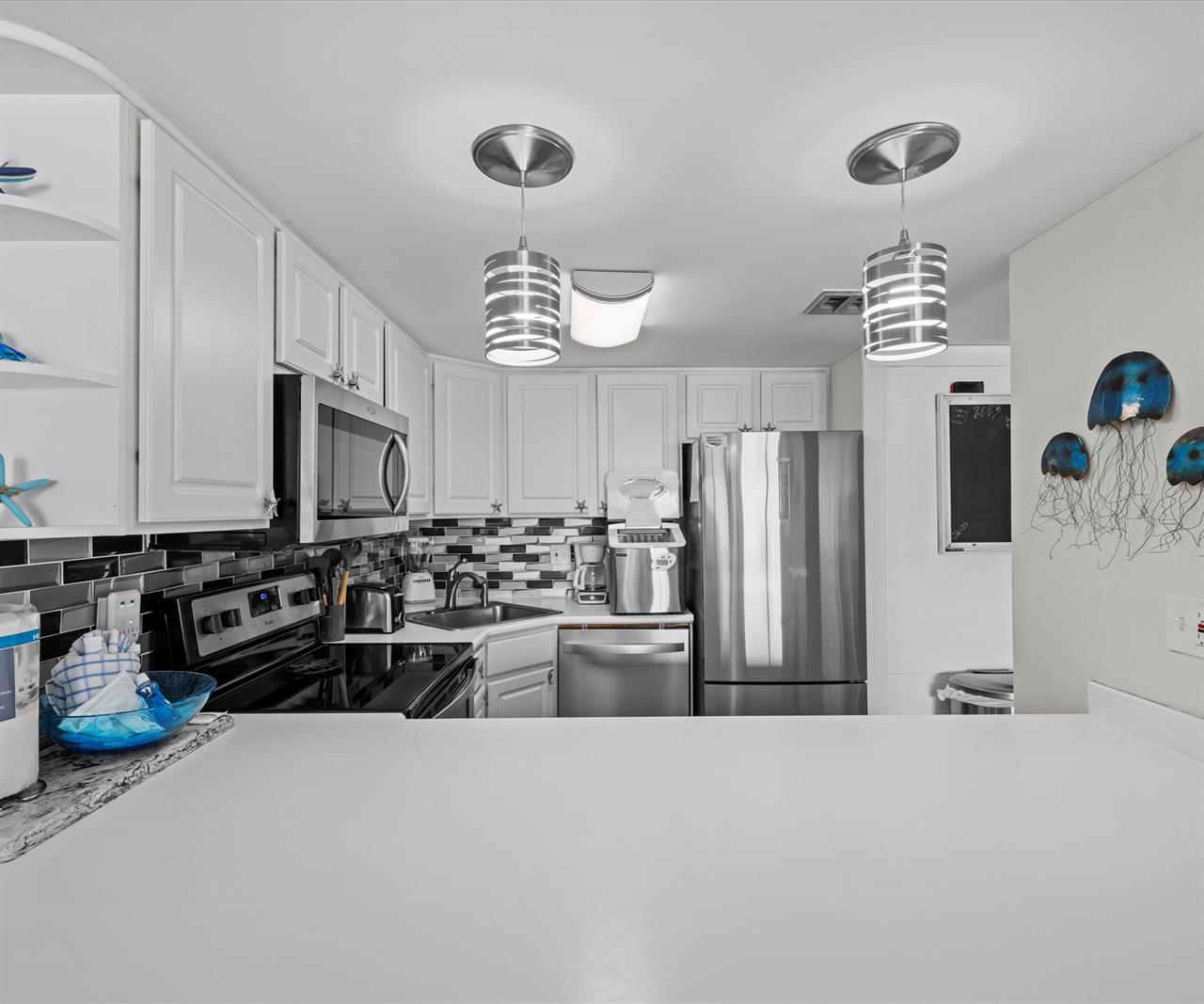 HSRC 619 Kitchen With Stainless Steel Appliances