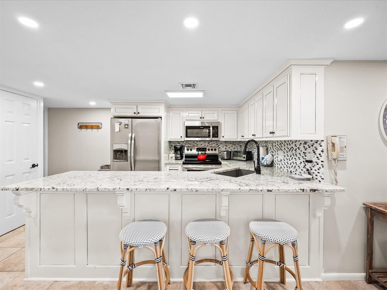 HSRC 207 Kitchen Breakfast Bar