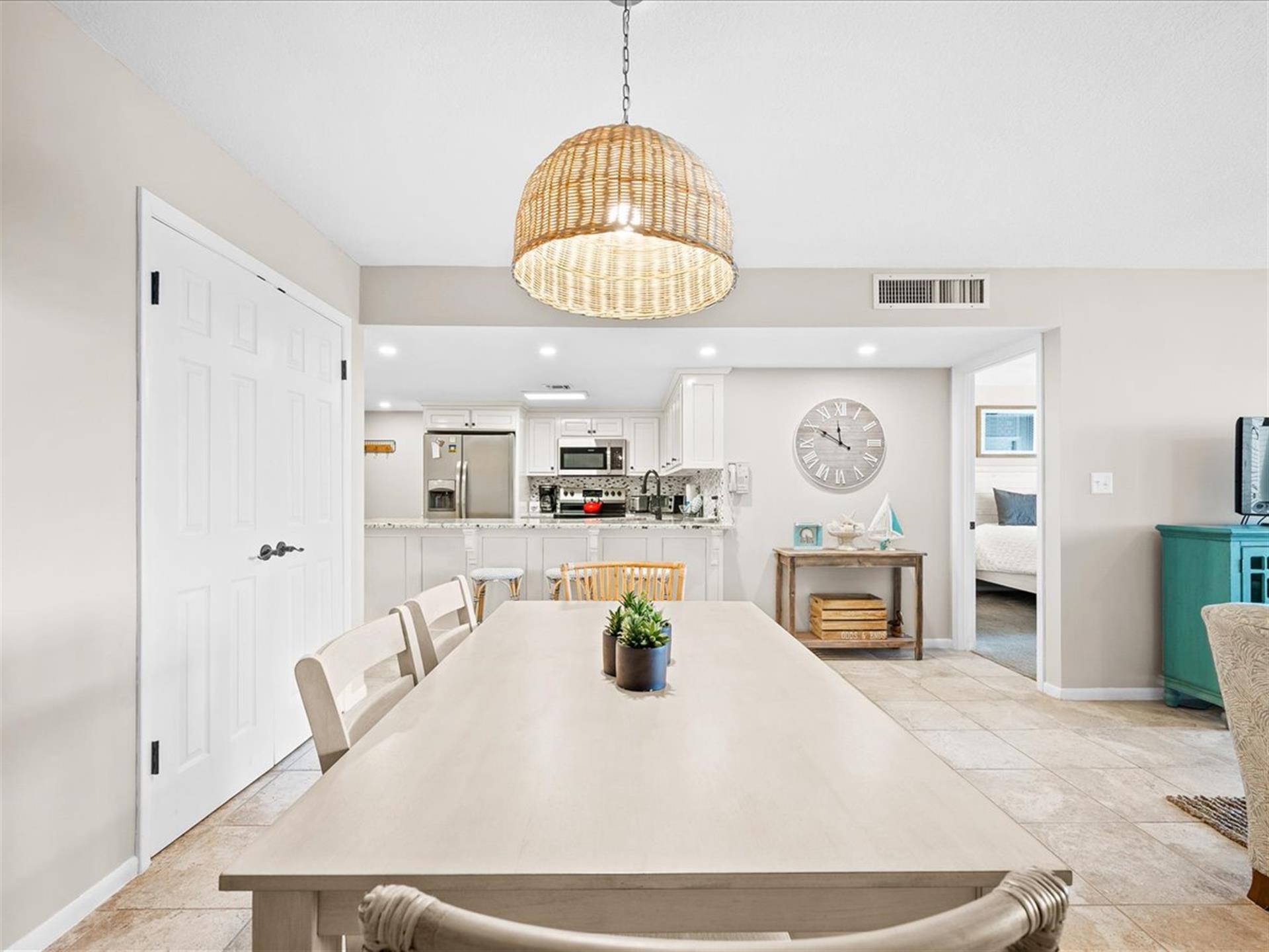 HSRC 207 Dining Area