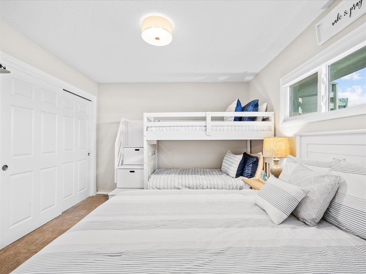 HSRC 207 Second Bedroom With Queen Bed And Bunk Beds