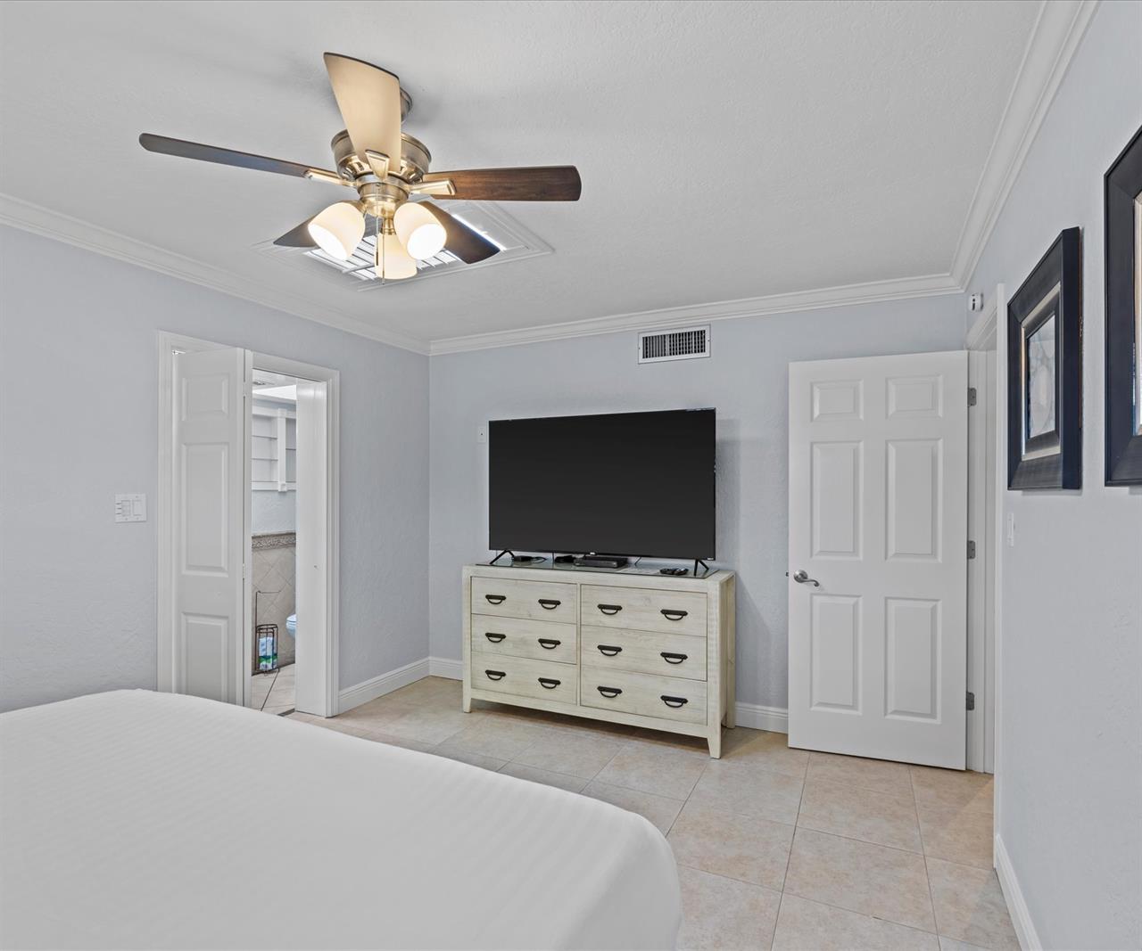 HSRC 1A Bedroom with 65 TV