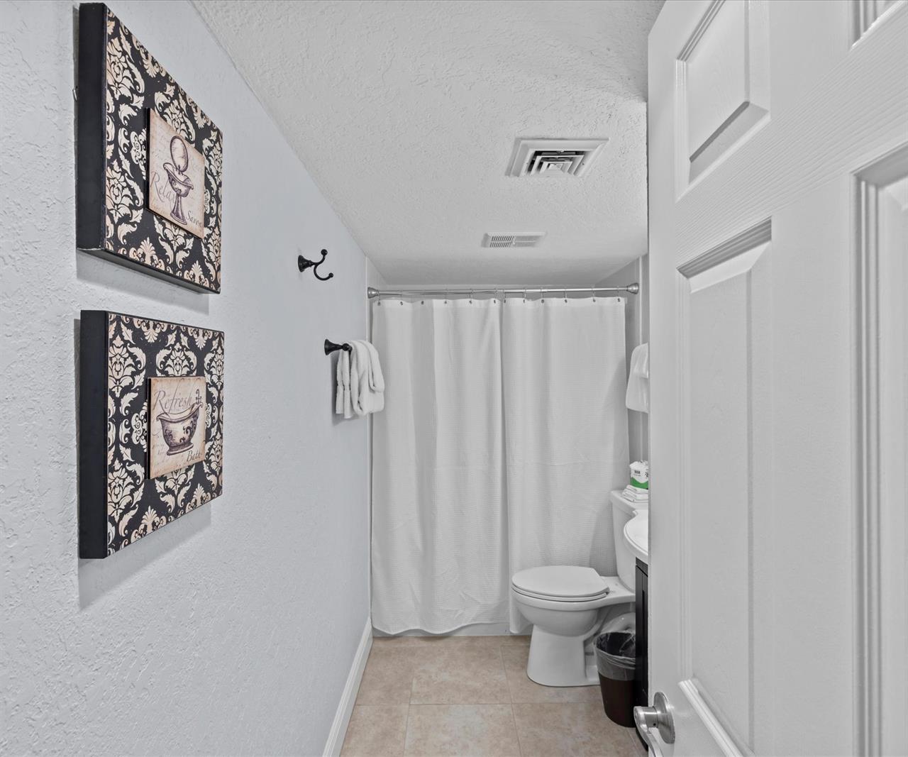 HSRC 1A Guest Bathroom with TubShower Combo