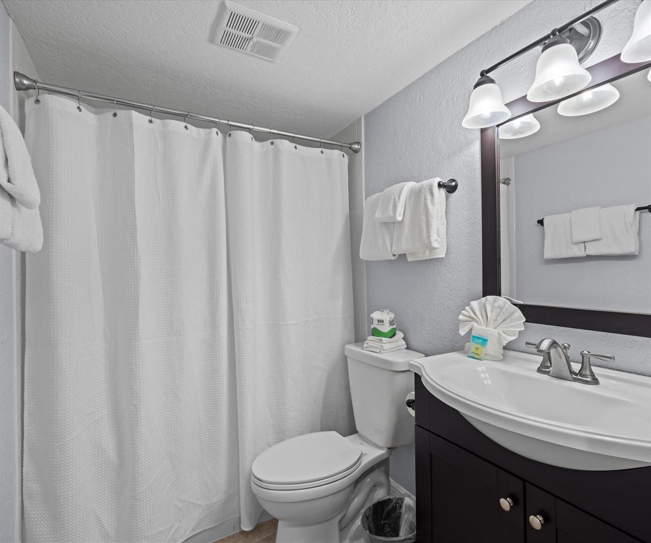 HSRC 1A Guest Bathroom with TubShower Combo