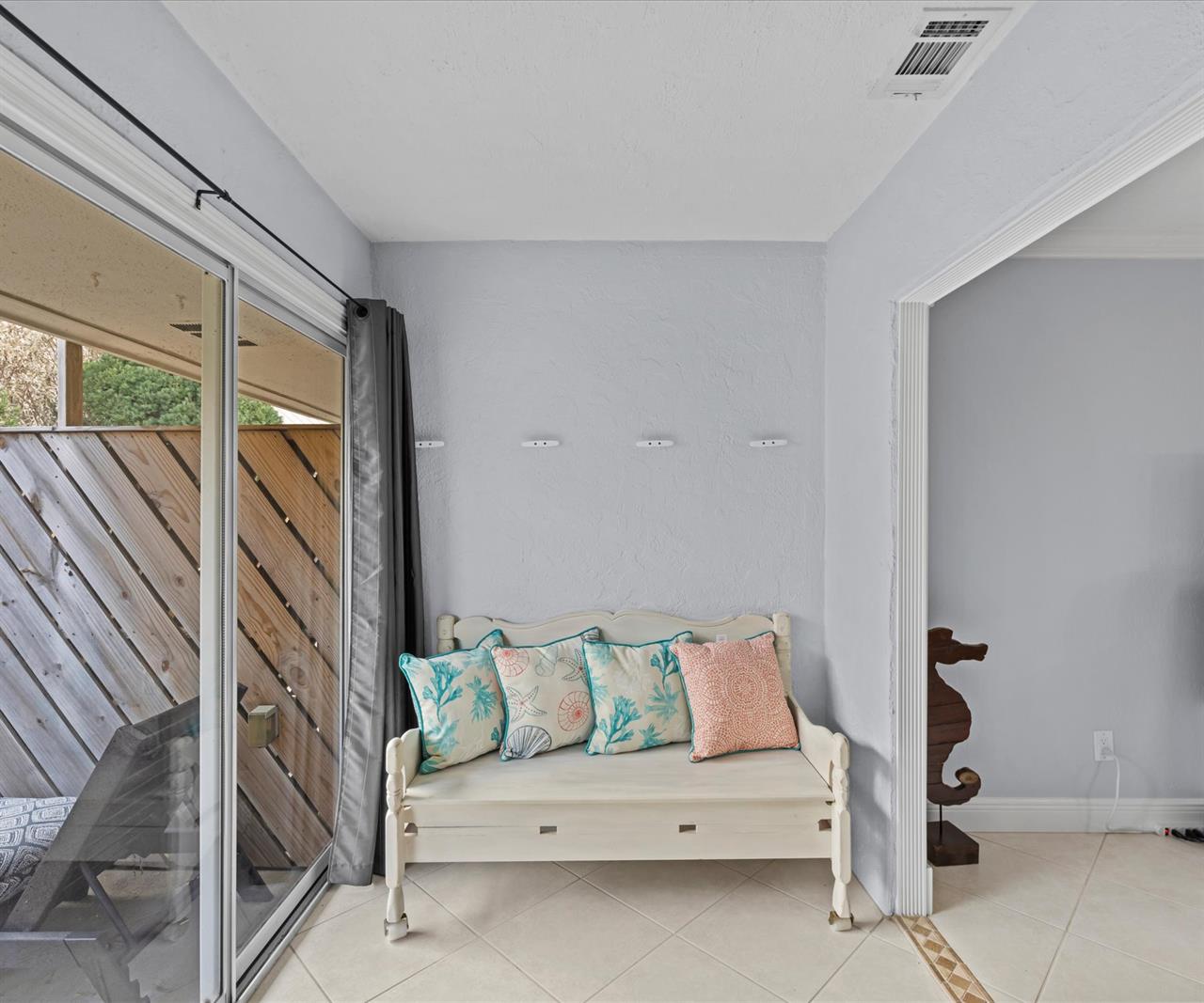 HSRC 1A Daybed Seating Area