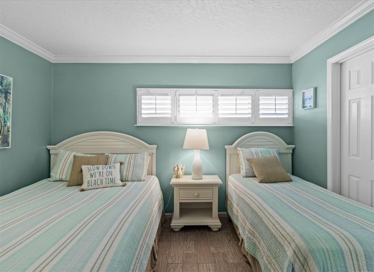 HSRC 204 Second Bedroom With Queen and Twin Beds