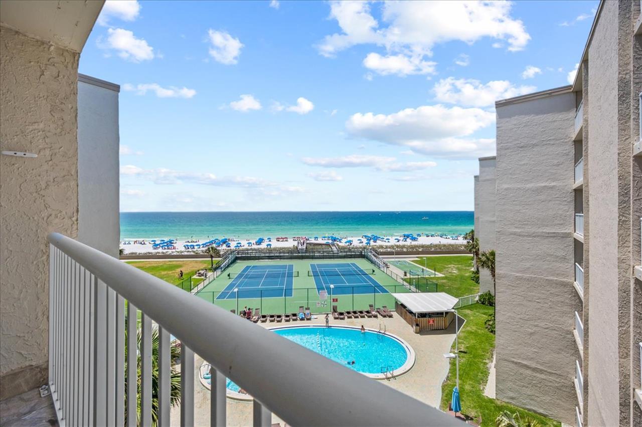 HSRC 513 Balcony View