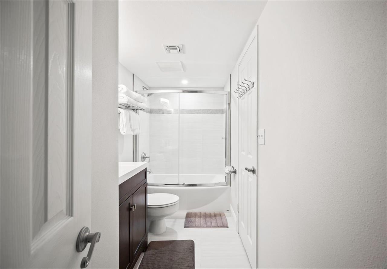 HSRC 513 Bathroom