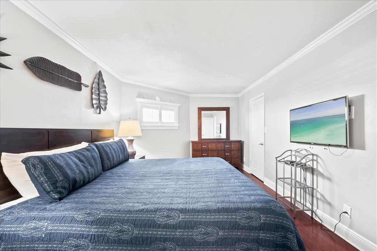 HSRC 513 Bedroom With King Bed