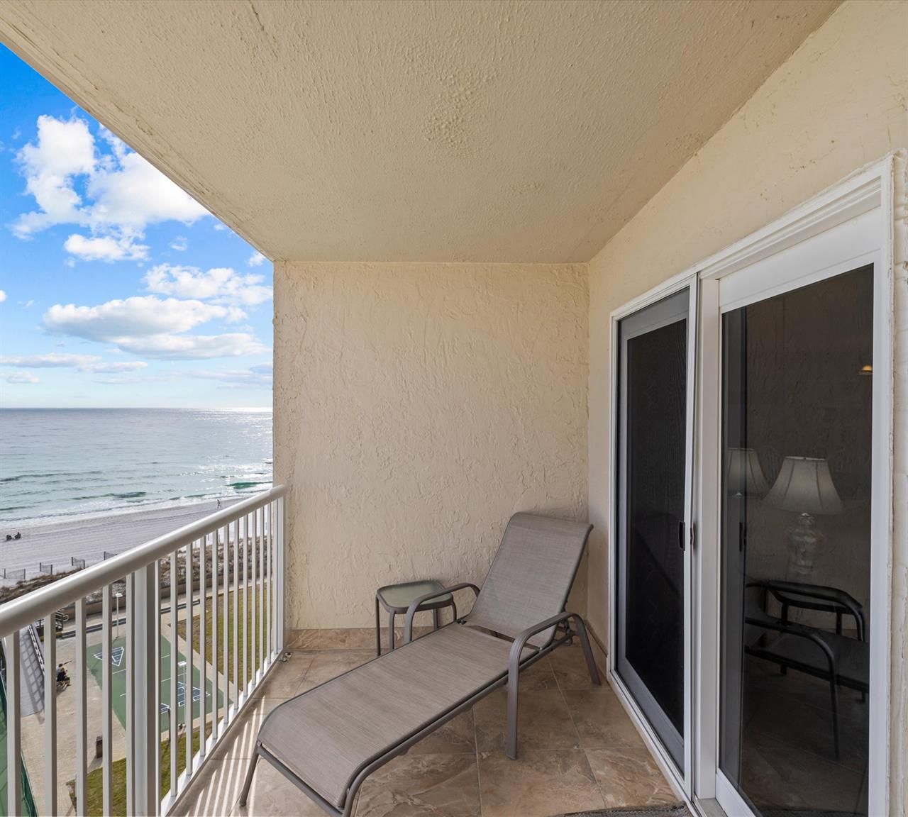 HSRC 709 Private Balcony