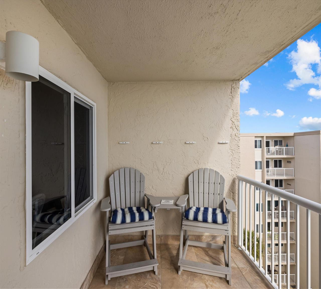 HSRC 709 Private Balcony