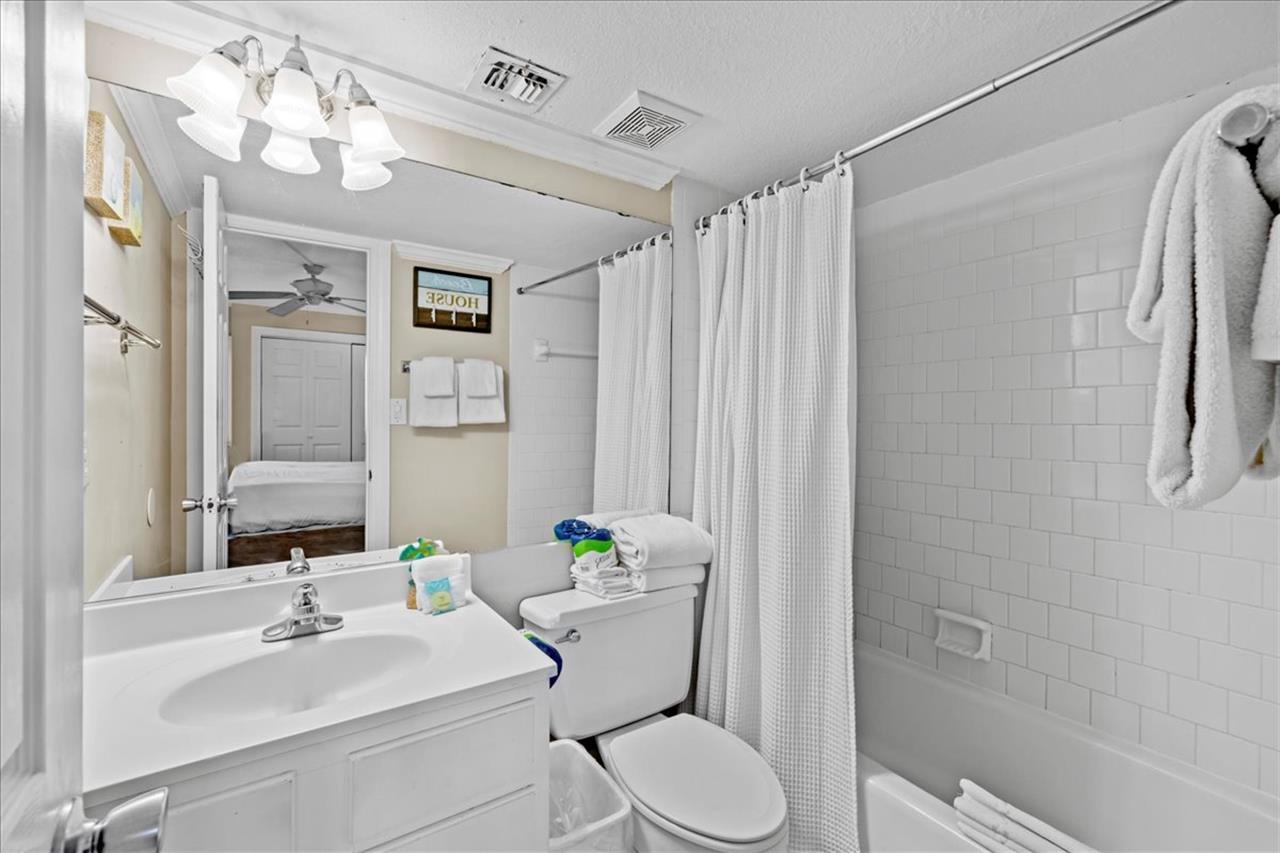 HSRC 523 Master Bathroom