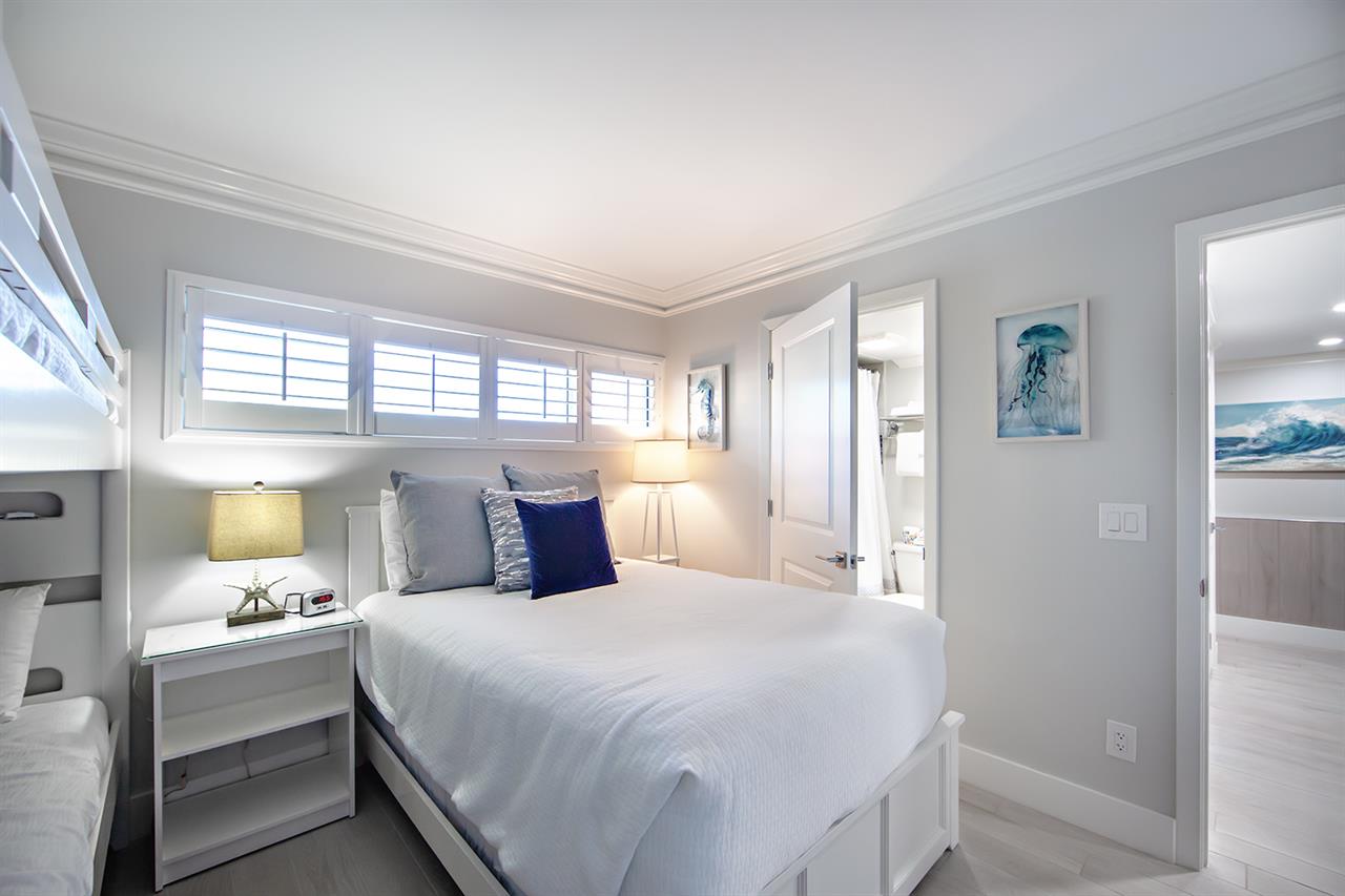 HSRC 104 Guest Bedroom  Twin Over Twin Bunkbeds and Full Bed