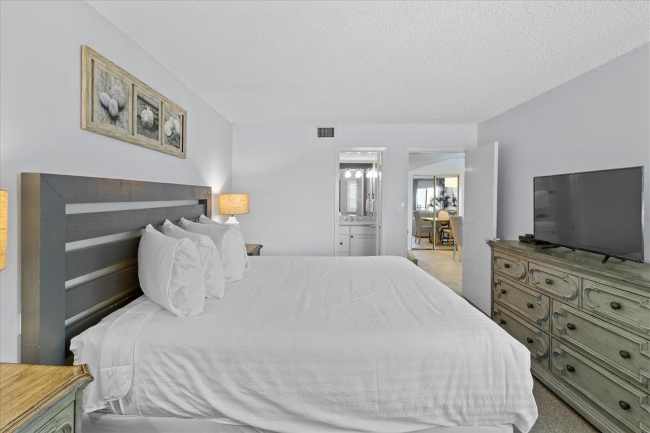 HSRC 213 Master Bedroom with King Bed  42 TV