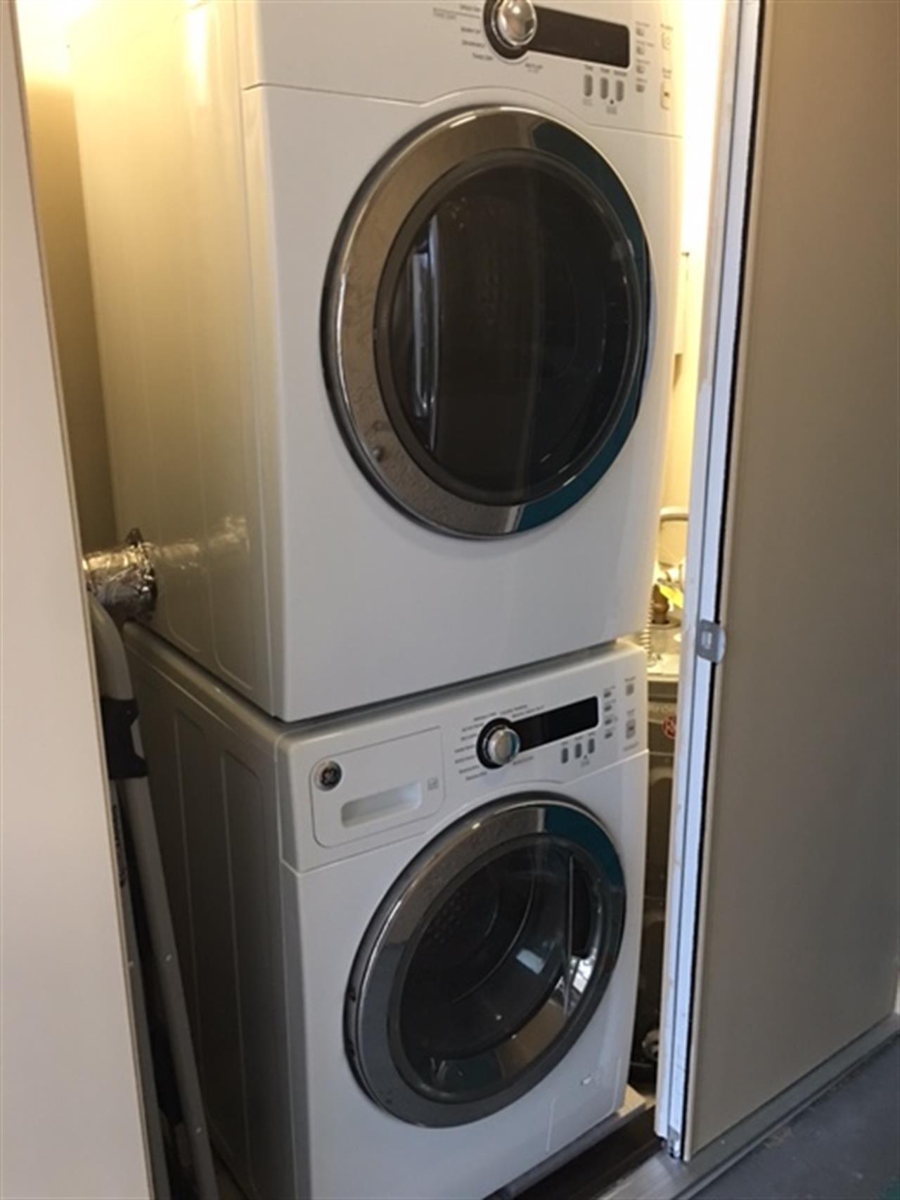 HSRC 213 Washer  Dryer in Unit