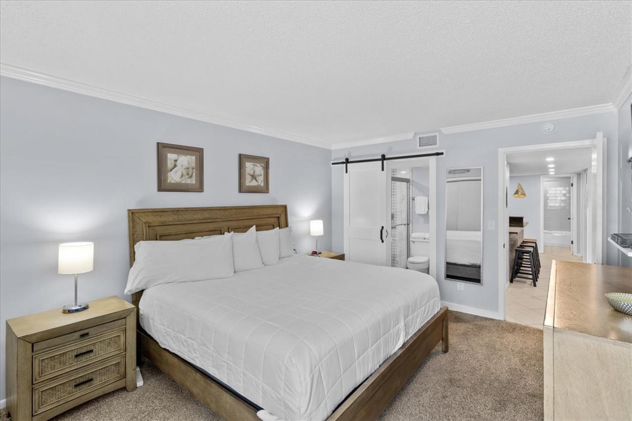 HSRC 508 Master Bedroom With King Bed