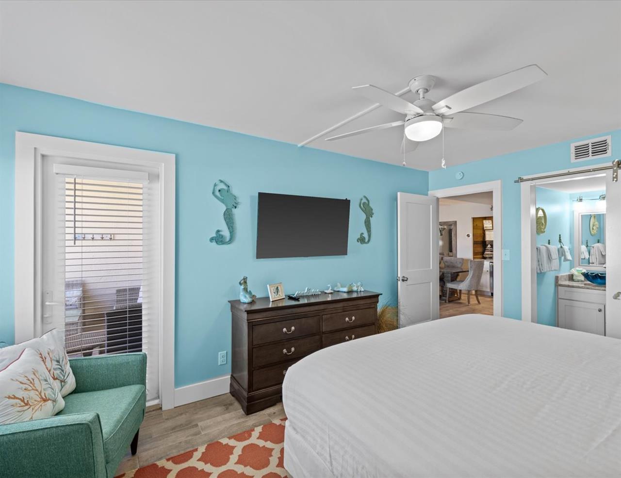 HSRC 404 Master Bedroom And Balcony Door