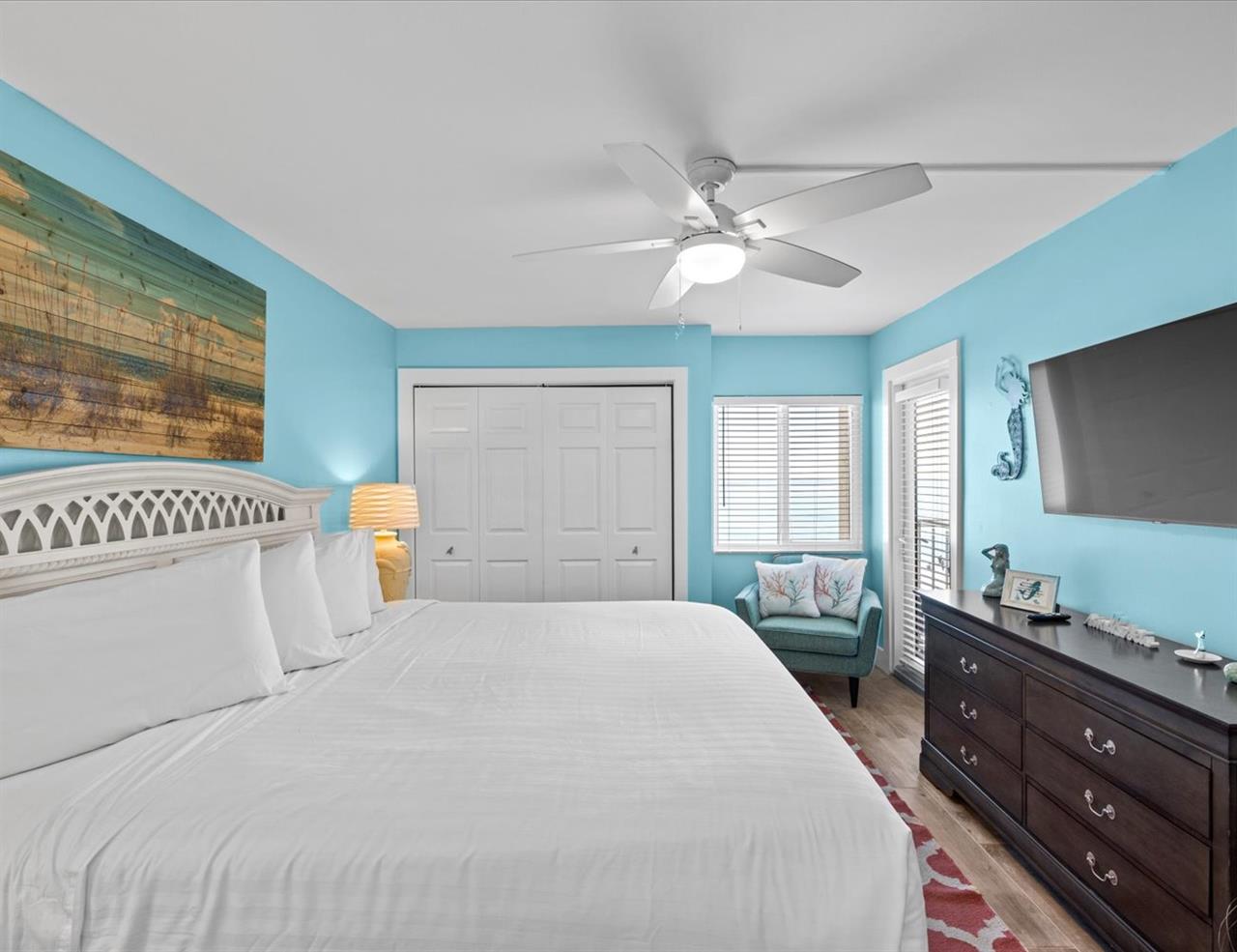 HSRC 404 Master Bedroom With King Bed